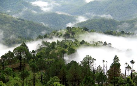 Lansdowne hill station close to Delhi