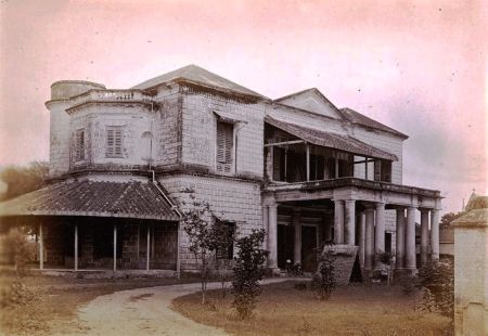 Haunted OEL House in Luckow