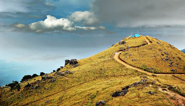 Hilly road in Ponmudi